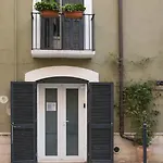 Landlord 31- Old Town 3* Барі