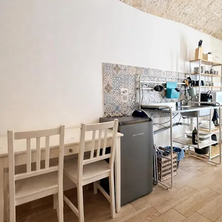 Landlord 31- Old Town Гостевой дом 3*