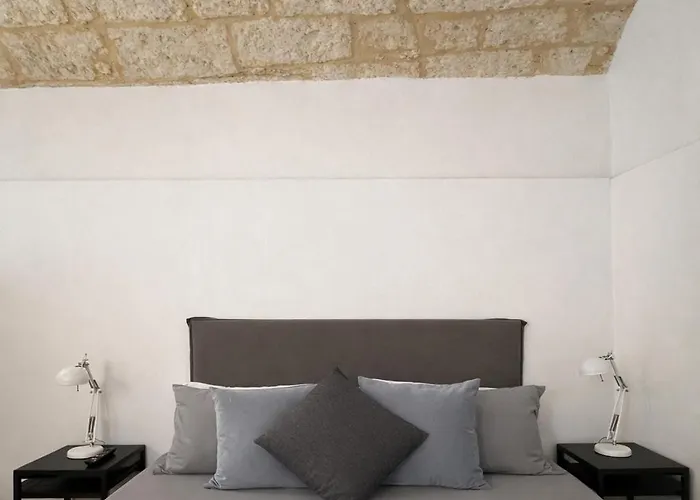 Landlord 31- Old Town Гостевой дом Бари