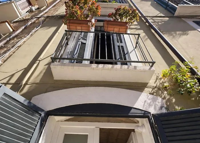 Landlord 31- Old Town 3* Бари